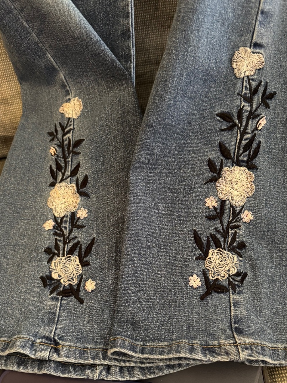 Women’s Embroidered Flare Jeans XXL Stretch Denim Boho Floral Bell Bottom